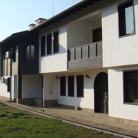 Family Hotel Elegance Arbanasi Exterior photo