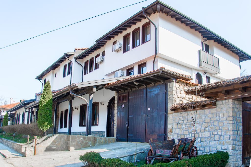 Family Hotel Elegance Arbanasi Exterior photo